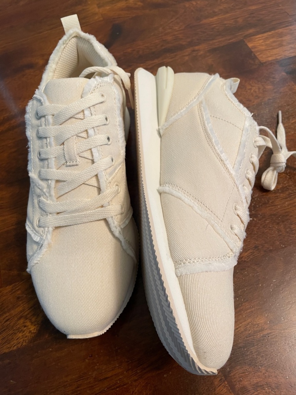 DREAM PAIRS Low Top Walking Casual Sneaker, Women’s 8, Cream White